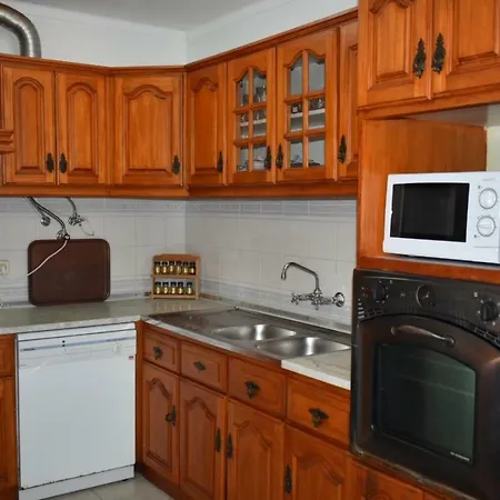 Lovely 3br In *